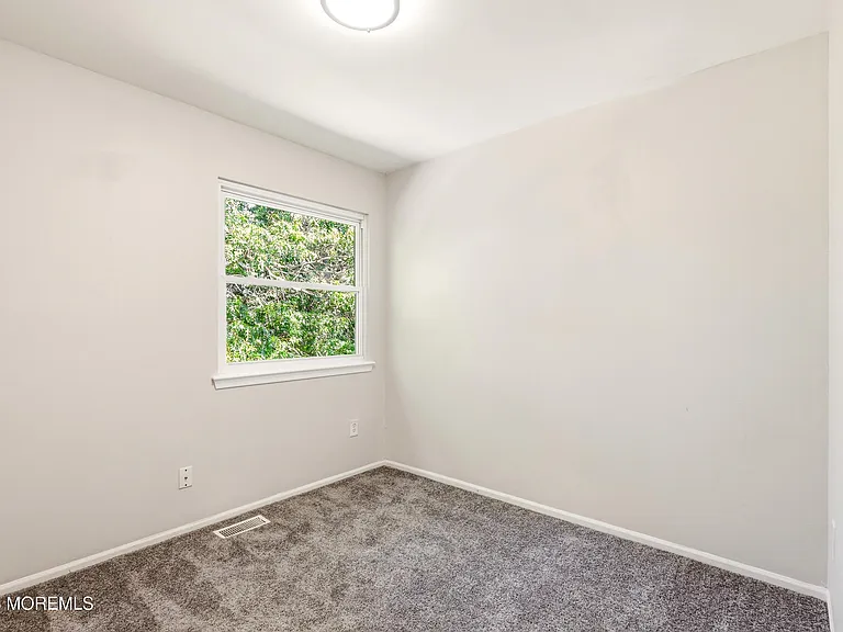 35 Mizzen Dr — Photo 14
