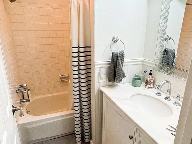 5572 S Marshwood Ln #H — Photo 16