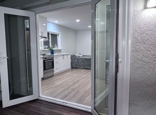 5444 Hazeltine Ave, Van Nuys, CA 91401