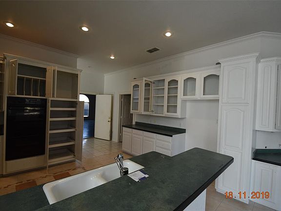 5th image of 812 Woodland Trl S