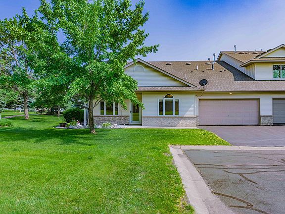 2nd image of 1152 Crystal Pl W