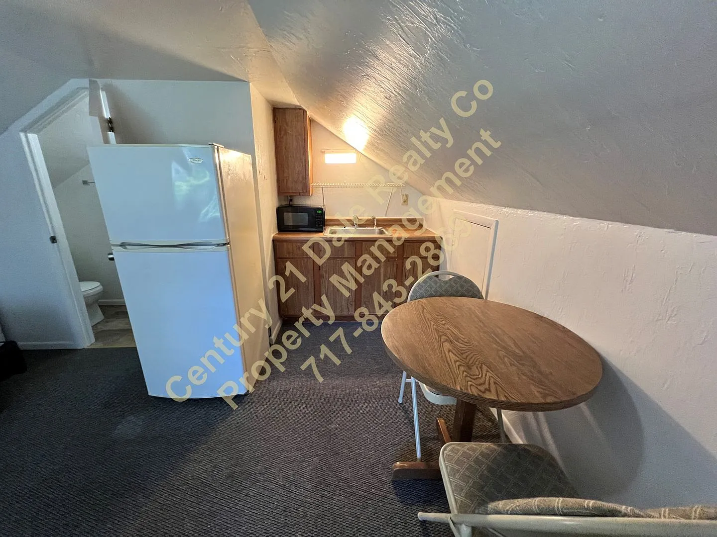 Clean Efficiency Apartment — Photo 4