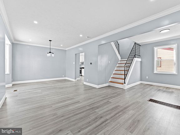 4th image of 104 Lake Ave