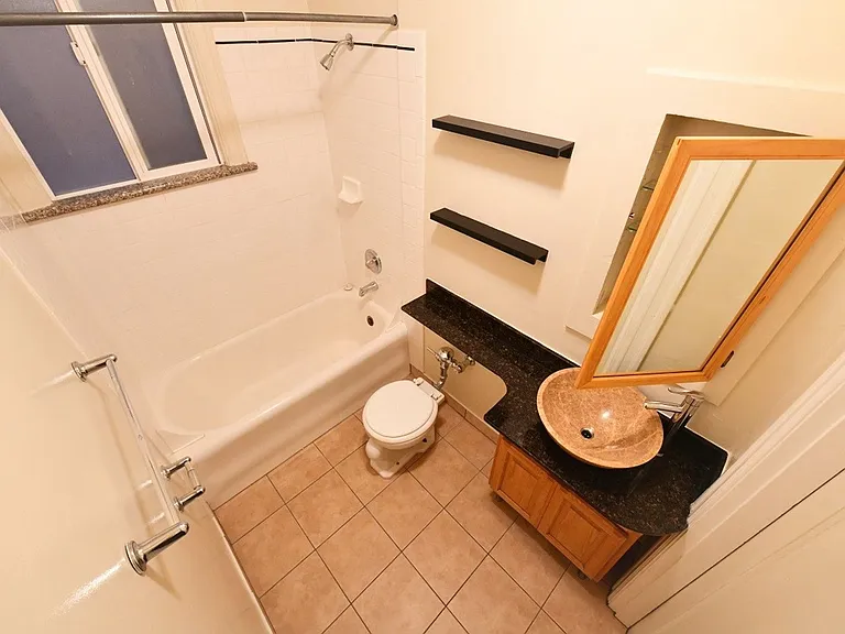 291 Lester Ave — Photo 10