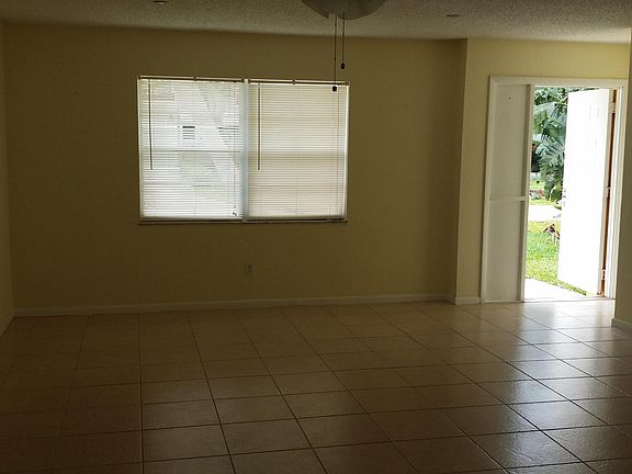 5th image of 1185 SE Clifton Lane