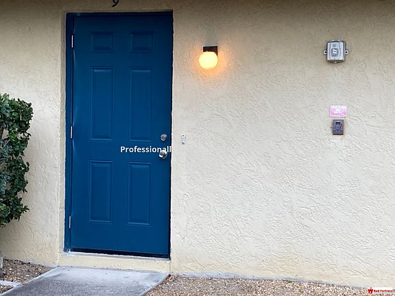 3rd image of 1104 SE 8th St APT 9