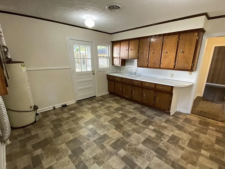1320 N Sunrise Dr — Photo 6