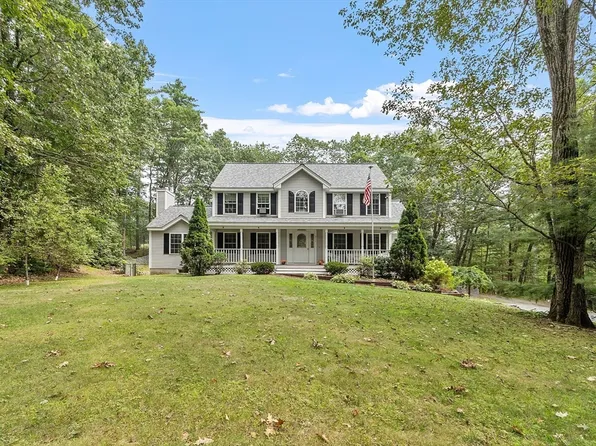711 Page St, Lunenburg, MA 01462