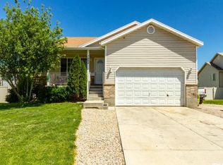 7894 W Thoreau Dr, Magna, UT 84044