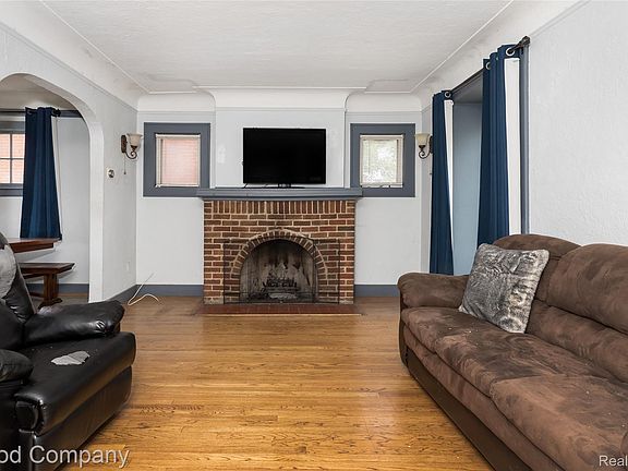 3rd image of 15223 Thomas Ave