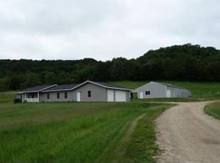 S10451 Strang Hollow Rd, Lone Rock, WI 53556