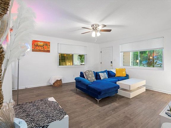 5th image of 256 1/2 Cervantes Ave
