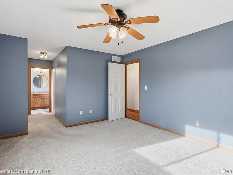 6474 Bedview Dr — Photo 25
