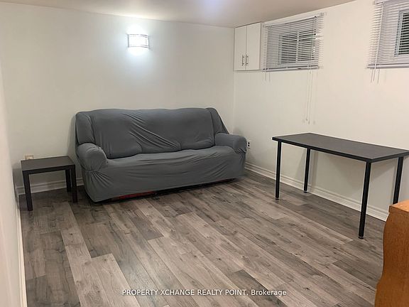3rd image of 215 Vauxhall Dr