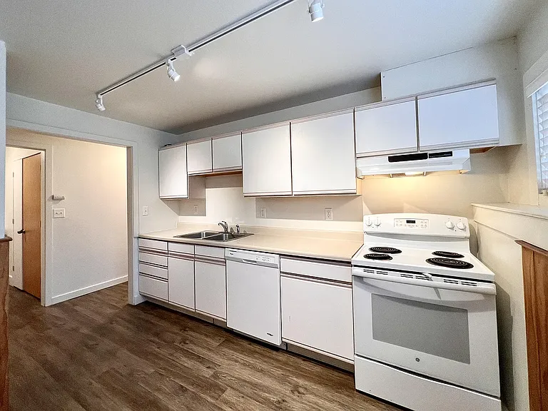 618 S 11th Ave #B — Photo 2