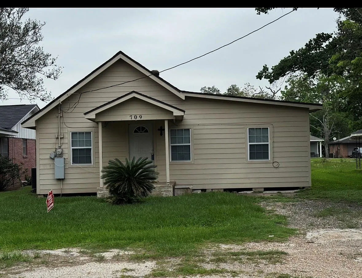 5 bed, 3.0 bath, 1508 sqft, $1,500 — Photo 1