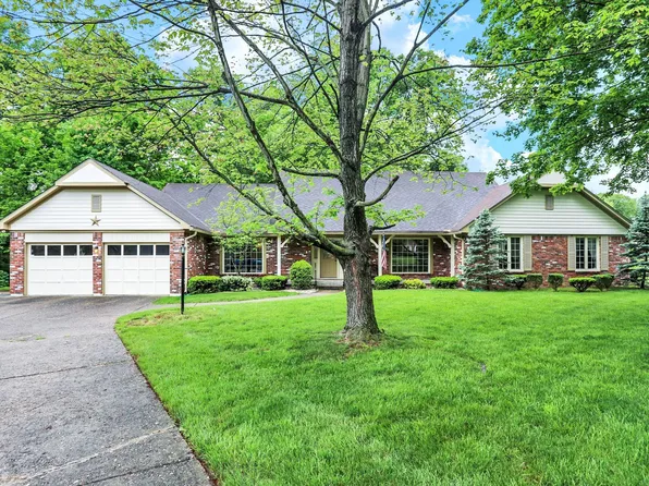 210 Royal Oak Ct, Zionsville, IN 46077