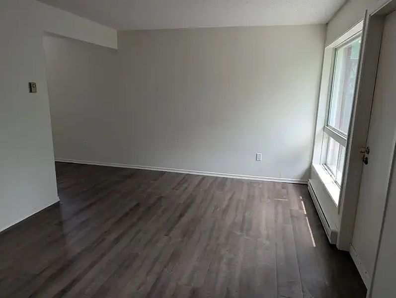 Peterborough Apartment for rent - 2 Bedrooms — photo 3