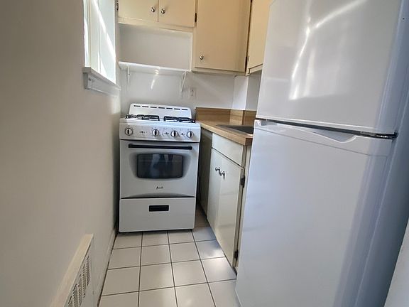 4th image of 70 W 71st St #4HH