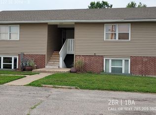 2127 SE 30th St APT B, Topeka, KS 66605