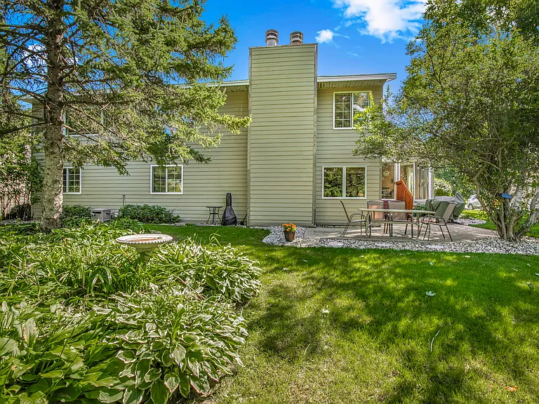408 21st St SE — Photo 18