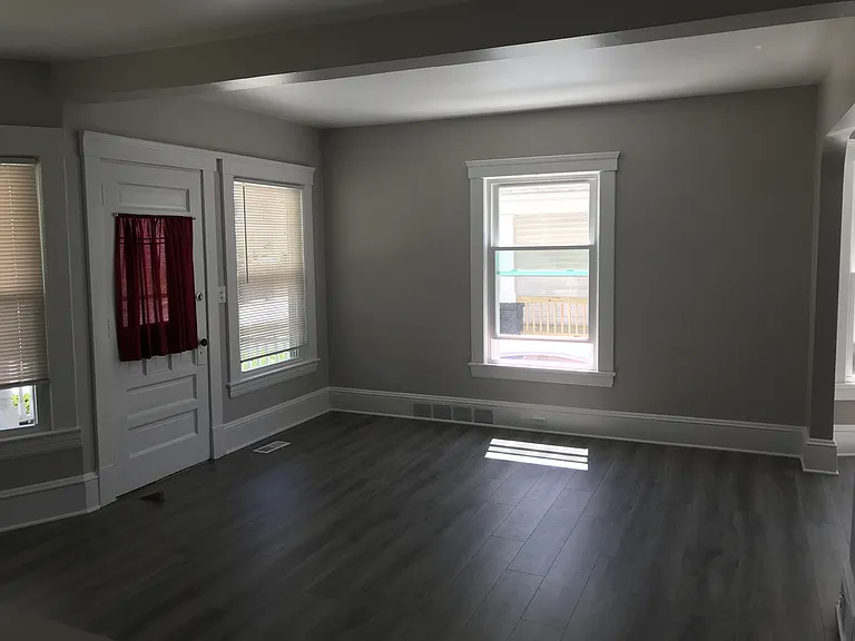 1506 Wyandotte Ave — Photo 7