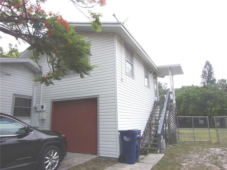 2nd image of 5812 4th Ave NW