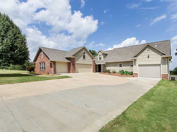 2nd image of 3521 Marshall Cir