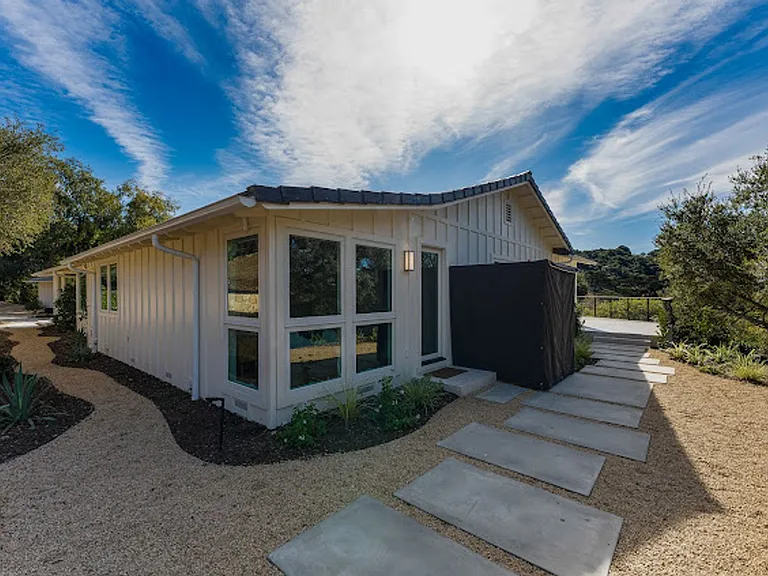 1057 Monte Dr — Photo 18