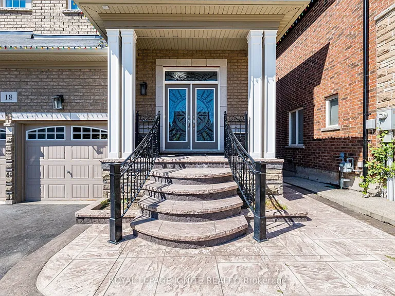 18 Monkton Cir — Photo 3