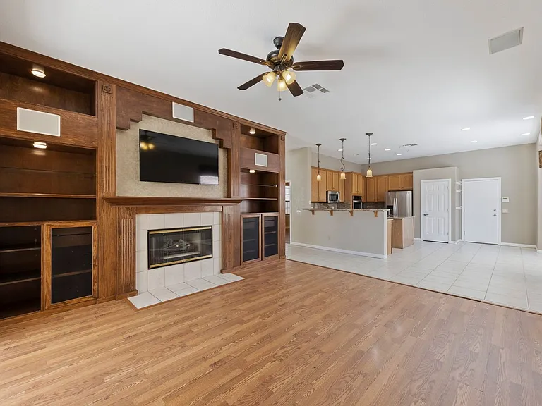 10221 Angel Peak Ct — Photo 15