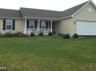 25 Shiraz St, Martinsburg, WV 25405