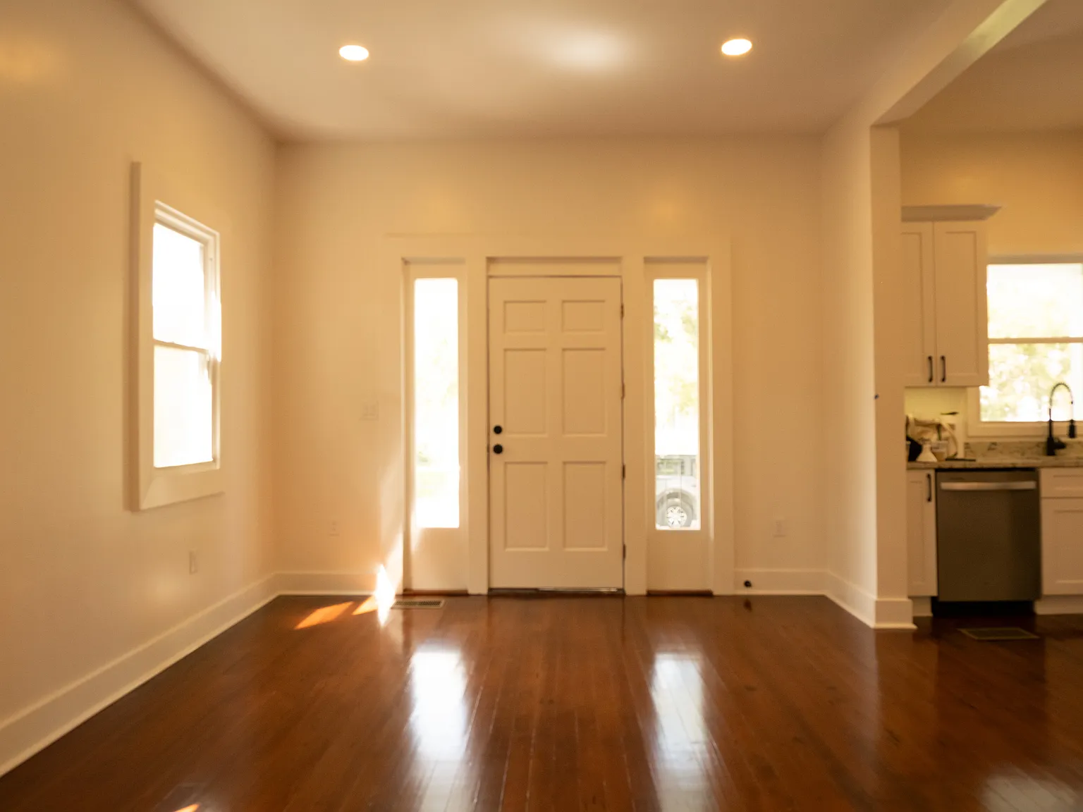2 bed, 1200 sqft, $2,450 — Photo 3