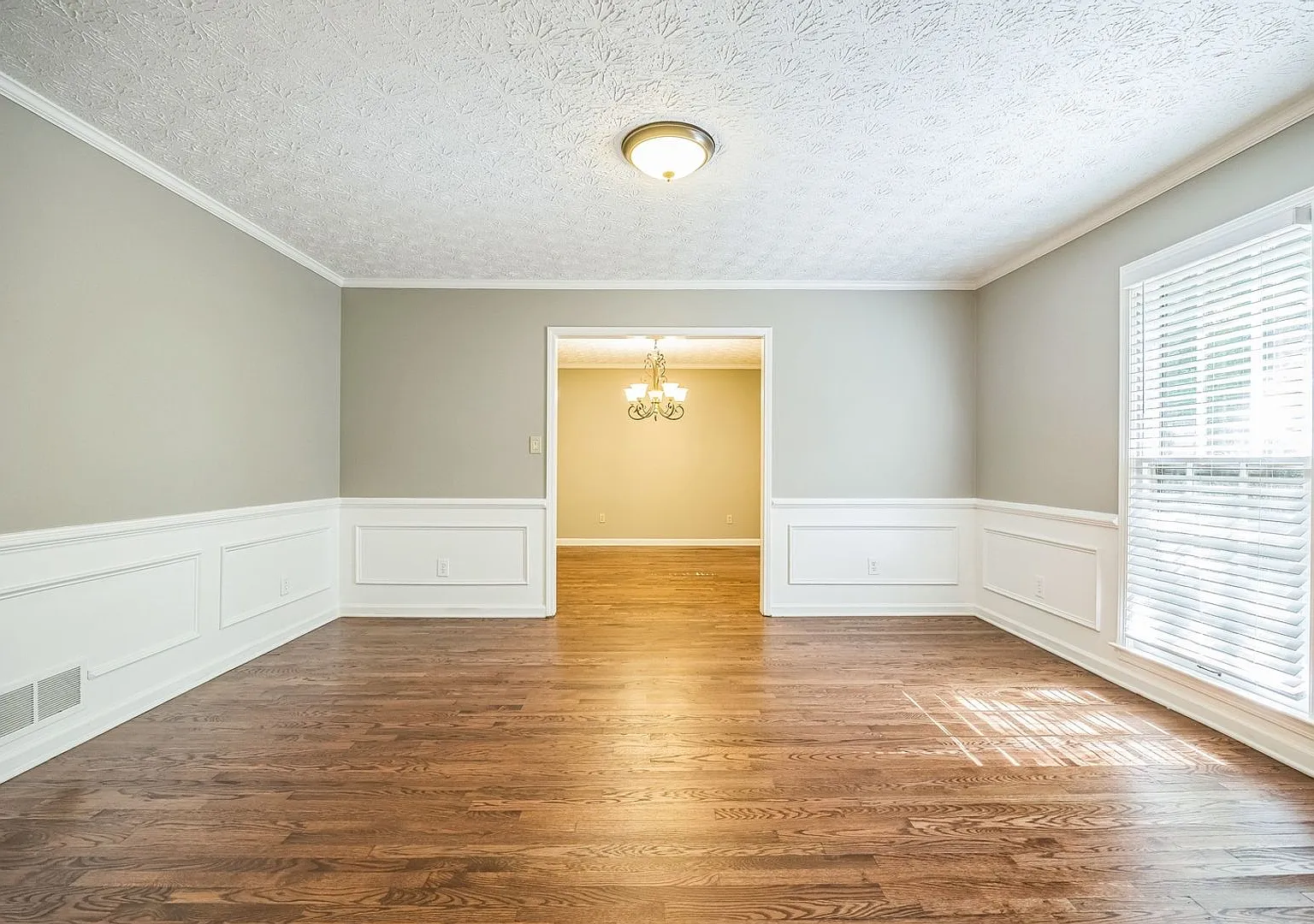 Spacious 4BR House in Roswell -Mountain Park Elementary district — Photo 4