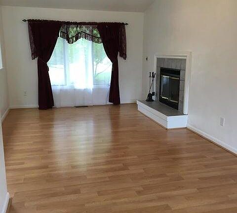 3rd image of 7847 Forest Edge Dr