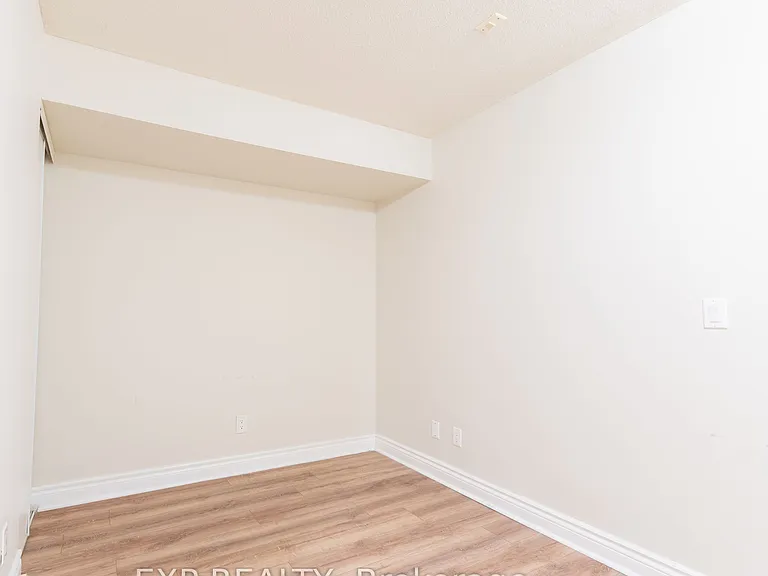 60 Fairfax Cres N #221 — Photo 12