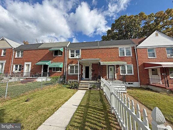 3rd image of 830 Saint Dunstans Rd