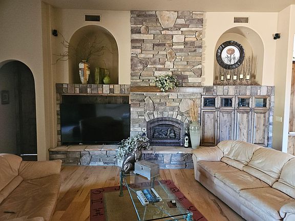 5th image of 414 S Whisper Ridge Ln