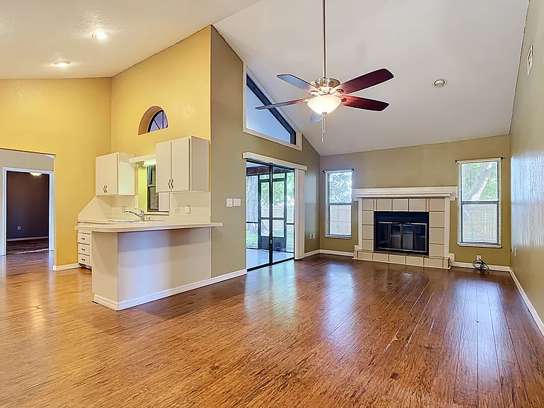2108 Jonathan Ln — Photo 14