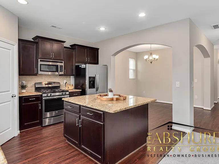 436 Stapleford Ln — Photo 11