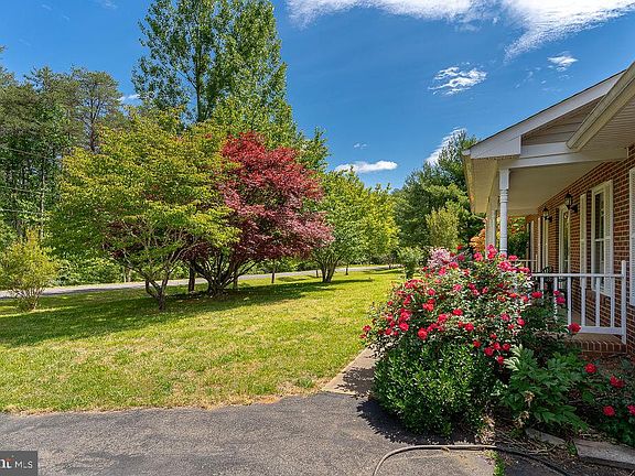 5th image of 9206 Bishops Ln