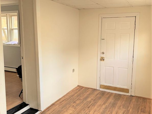 300 Sylvan Ave FLOOR 1