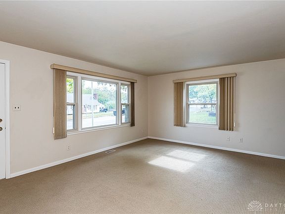 4th image of 355 S Hayden Ave