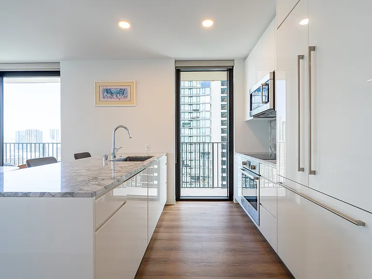 987 Queen St #2714 — Photo 3