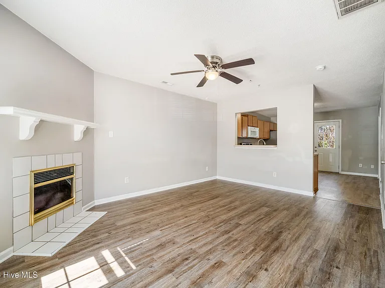 977 W Pueblo Dr — Photo 4