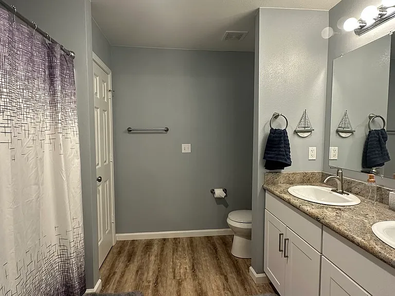 1045 Clairise Ct — Photo 10