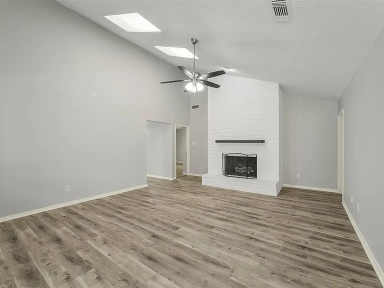 21323 Park Bluff Dr — Photo 27