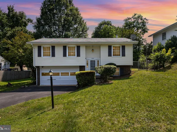 204 Morningside Dr, Fredericksburg, VA 22401
