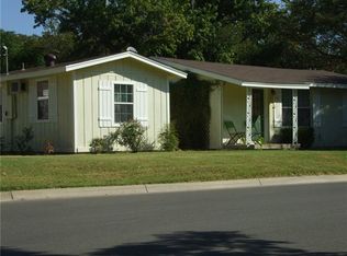 414 W Rucker St, Granbury, TX 76048