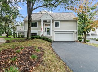 190 Lucerne Ct, Wheeling, IL 60090